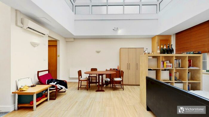 Studio To Rent In Mansell Street, Aldgate, London, E1