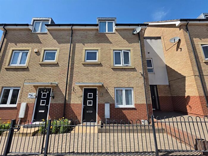 3 Bedroom Terraced House To Rent In Humberstone Lane, Thurmaston, Leicester, LE4