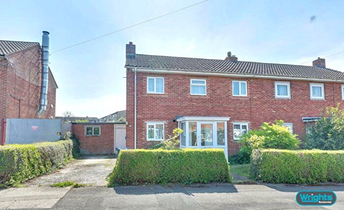 3 Bedroom Semi-Detached House For Sale In Manor Road, Trowbridge, BA14
