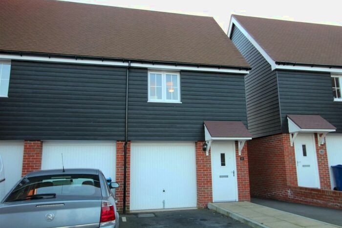 2 Bedroom Maisonette To Rent In Leigh Road, Sittingbourne, ME10