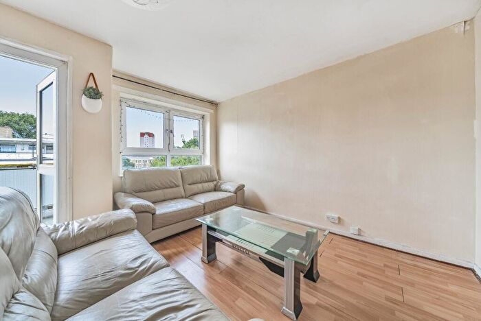 3 Bedroom Flat To Rent In Hurleston House, Grove Street, London, SE8