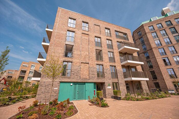 2 Bedroom Flat To Rent In The Ridgeway, Mill Hill, NW7