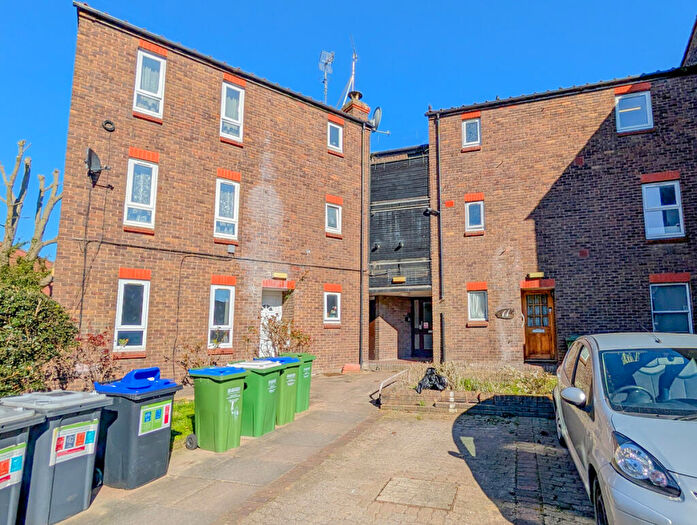 1 Bedroom Apartment To Rent In Glimpsing Green, Erith, DA18