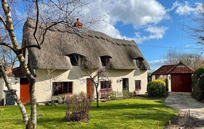 3 Bedroom Cottage To Rent In Aythorpe Roding, CM6