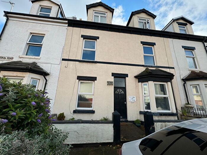 2 Bedroom Flat To Rent In Balmoral Road, New Brighton, Wirral, CH45
