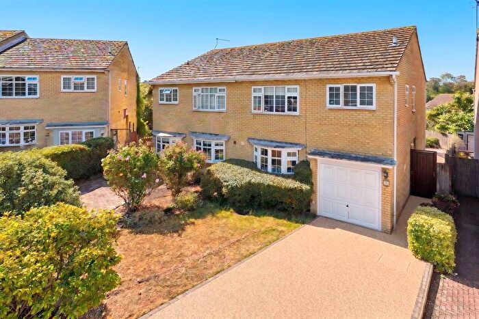 3 Bedroom Semi-Detached House For Sale In Collard Close, Herne Bay, CT6