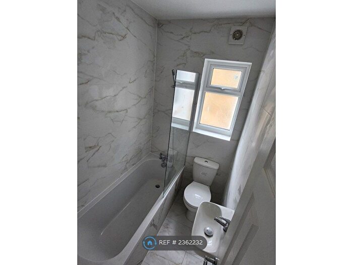 4 Bedroom Terraced House To Rent In Federation Road, London, SE2