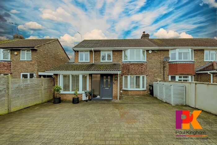 5 Bedroom Semi-Detached House To Rent In Greenlands, Flackwell Heath, HP10