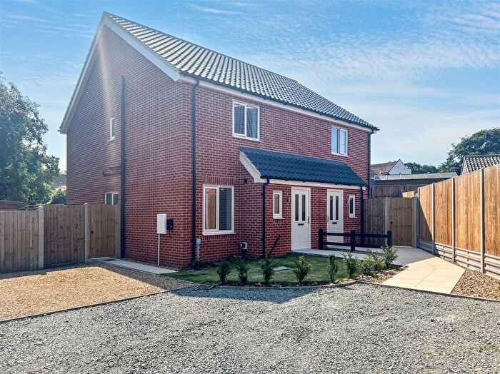 2 Bedroom Semi-Detached House For Sale In West Road, Ormesby, Great Yarmouth, NR29