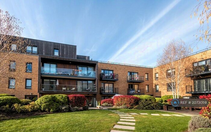 3 Bedroom Flat To Rent In Dowding Drive, London, SE9