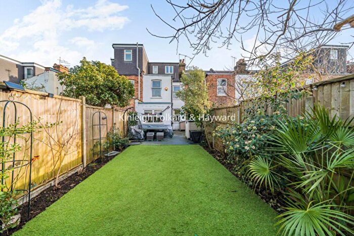 3 Bedroom Terraced House For Sale In Stanley Road, Bounds Green, N11