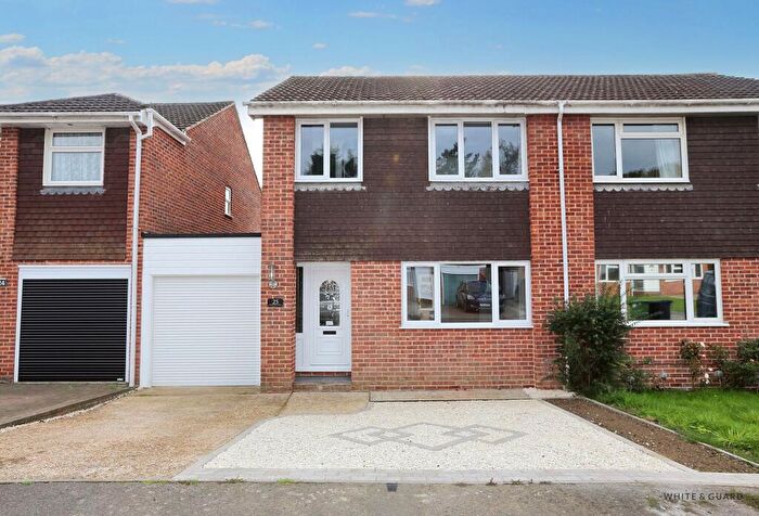 3 Bedroom Semi-Detached House For Sale In Hunters Way, Bishopstoke, SO50