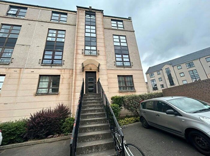 2 Bedroom Property To Rent In Rodney Place, Edinburgh, Midlothian, EH7