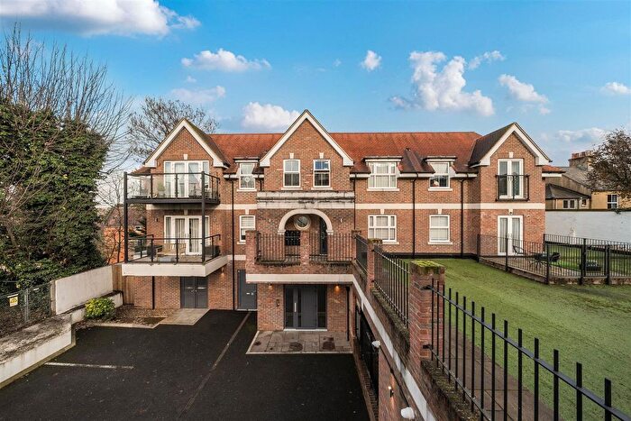 2 Bedroom Flat For Sale In Ellam Court, Bushey Hall Road, Bushey, WD23