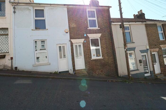 2 Bedroom Terraced House For Sale In Grange Hill, Chatham, Kent, ME5