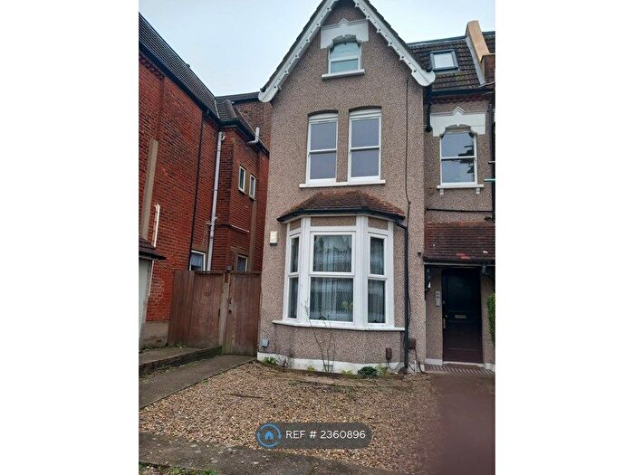 2 Bedroom Flat To Rent In London, London, SW16