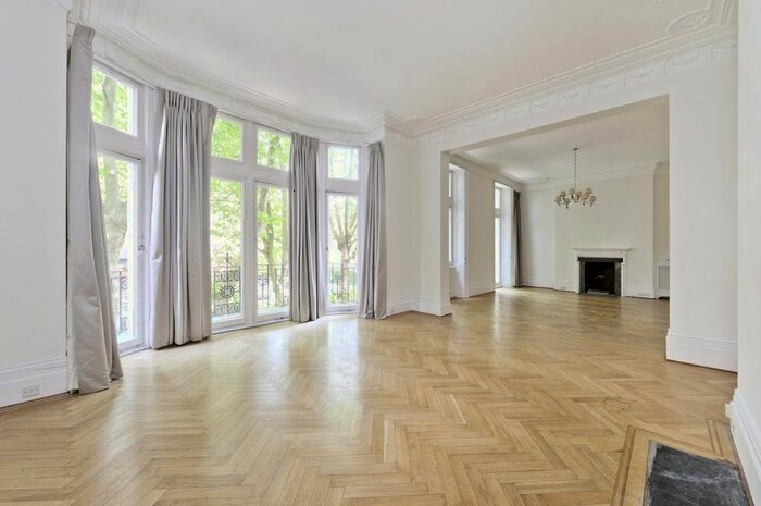 3 Bedroom Flat To Rent In Morpeth Mansions, Victoria, SW1P