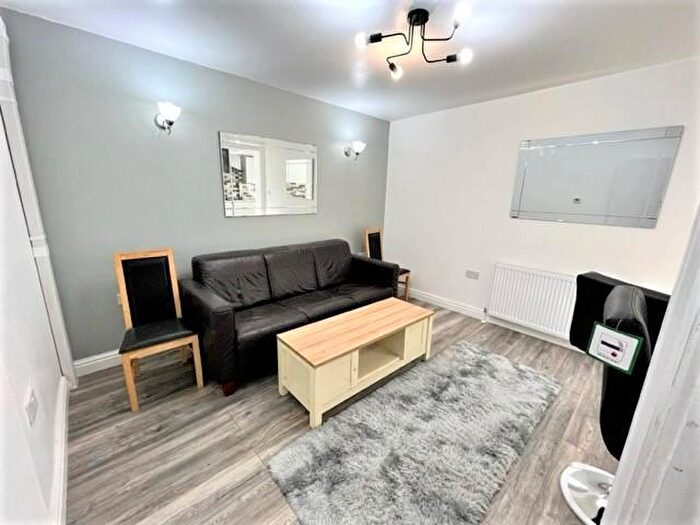 4 Bedroom Semi-Detached House To Rent In Reservoir Road, Edgbaston, Birmingham, B29