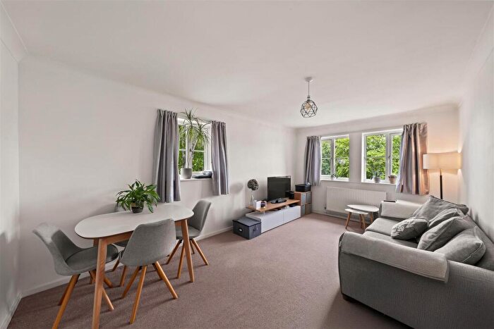 2 Bedroom Flat For Sale In Overton Toft, Mulgrave Road, South Sutton, SM2