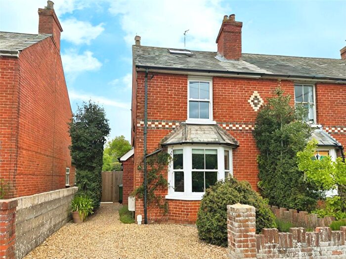 3 Bedroom Semi-Detached House For Sale In Briar Lea Road, Mortimer, Reading, Berkshire, RG7