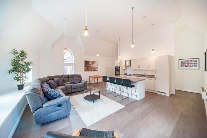 2 Bedroom Apartment For Sale In St. Peters Hall, The Calls, Leeds City Centre, LS2