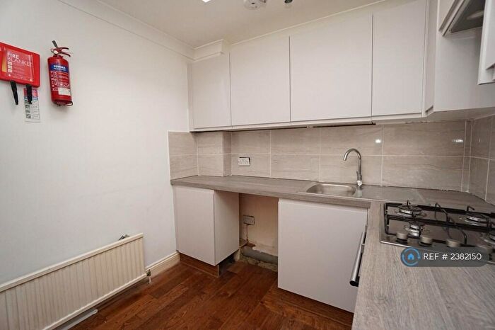 3 Bedroom Flat To Rent In Archway Road, London, N6