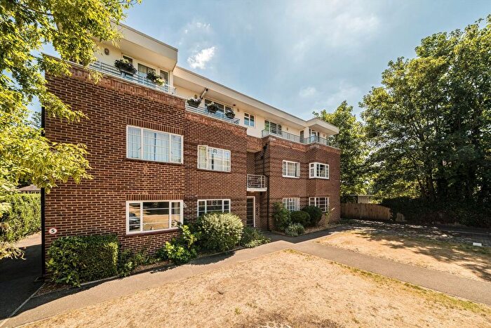 2 Bedroom Flat To Rent In London Road, Twickenham, TW1