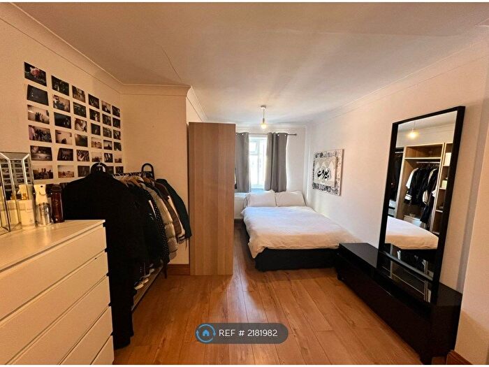 2 Bedroom Flat To Rent In West Street, Brighton And Hove, BN1