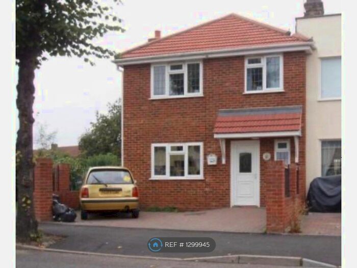 3 Bedroom Semi-Detached House To Rent In Elm Park Avenue, Hornchurch RM12