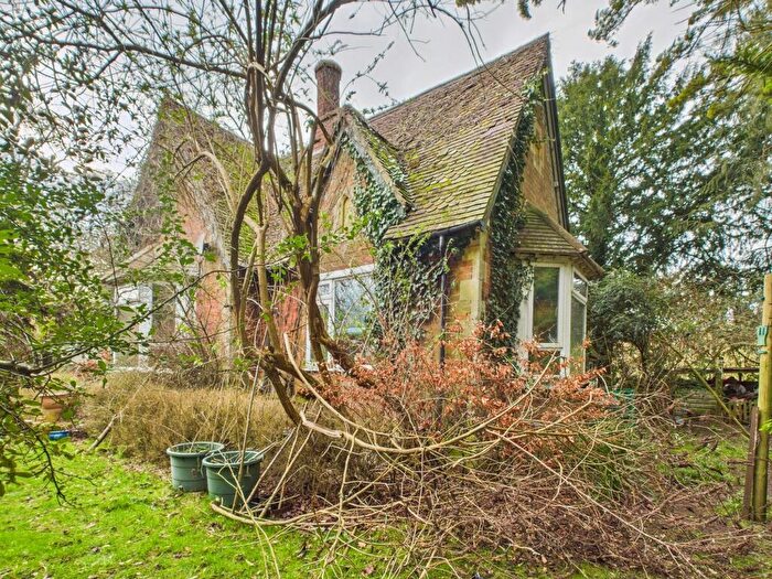 2 Bedroom Lodge For Sale In Sulham Lane, Sulham, Reading, RG8