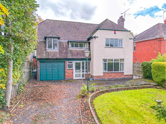 4 Bedroom Detached House For Sale In Bulkington Lane, Nuneaton, CV11