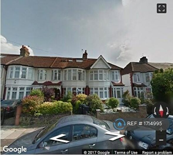 1 Bedroom Flat To Rent In Second Floor, London, N13