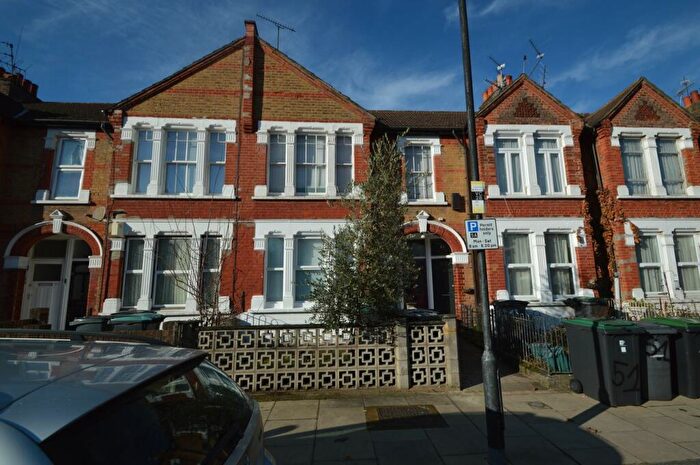 2 Bedroom Flat To Rent In Victoria Crescent, London, N15