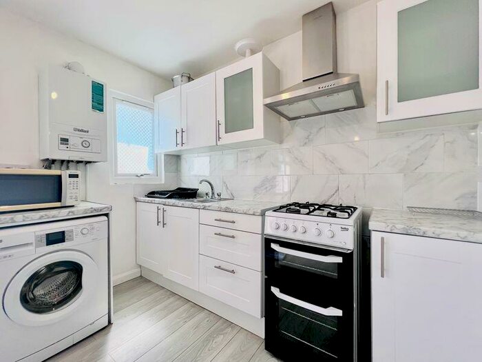 2 Bedroom Flat To Rent In Great Cambridge Road, Waltham Cross, EN8