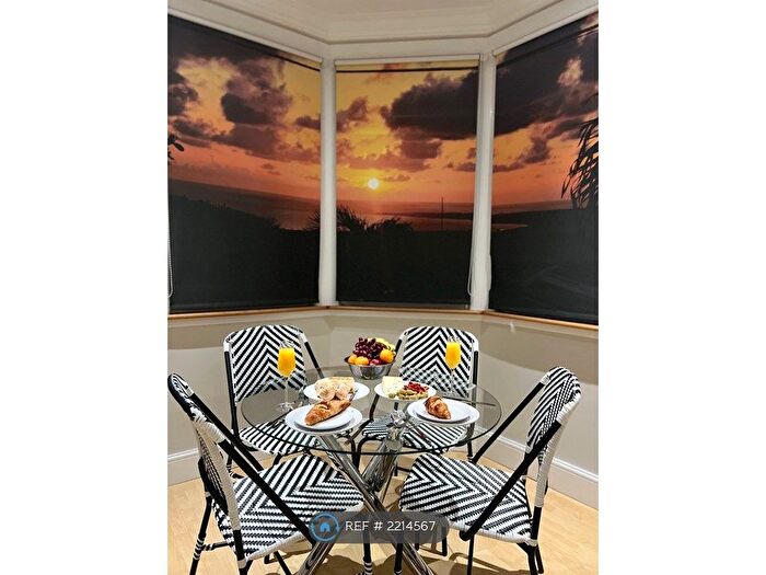 3 Bedroom Flat To Rent In Melrose Ave, Willesden Green, NW2