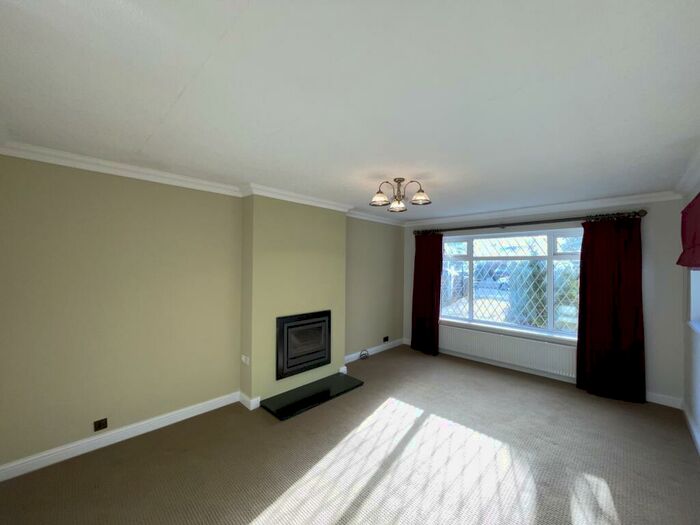 3 Bedroom House To Rent In Park View Road, Four Oaks, B74