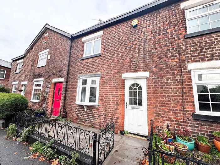 2 Bedroom Cottage To Rent In Claremont Road, Salford, M6
