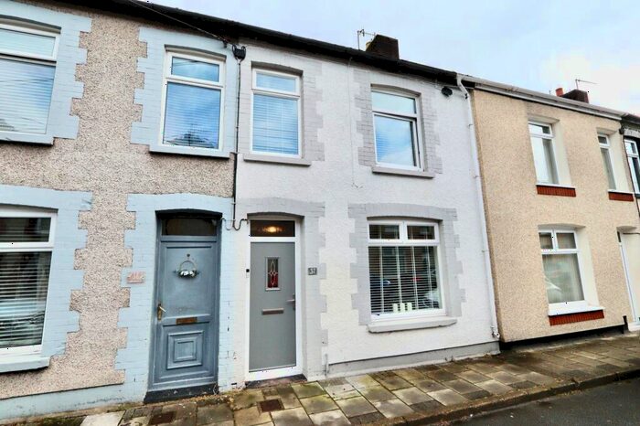 3 Bedroom Terraced House For Sale In Alexandra Road, Ynysddu, NP11