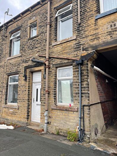 1 Bedroom Terraced House To Rent In Haycliffe Hill Road, Bradford, BD5