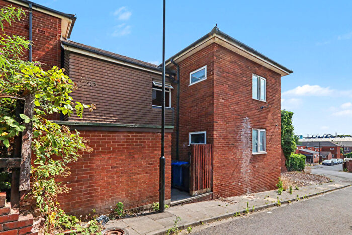 1 Bedroom Flat For Sale In Queen Street, Doncaster, DN4