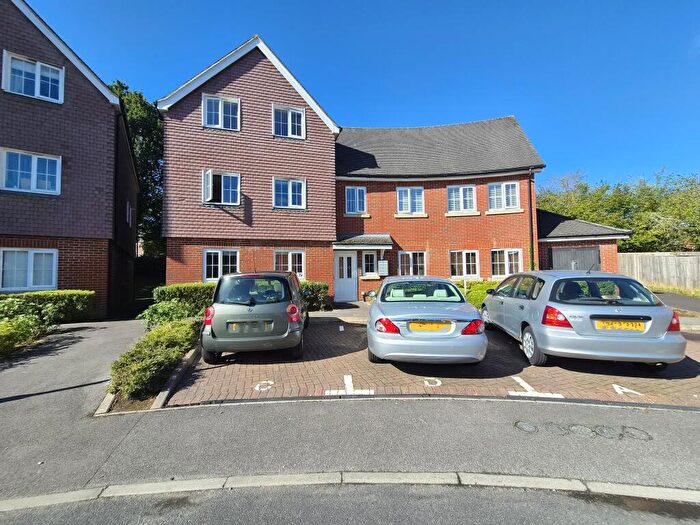 2 Bedroom Apartment To Rent In Hindmarch Crescent, Hedge End, SO30