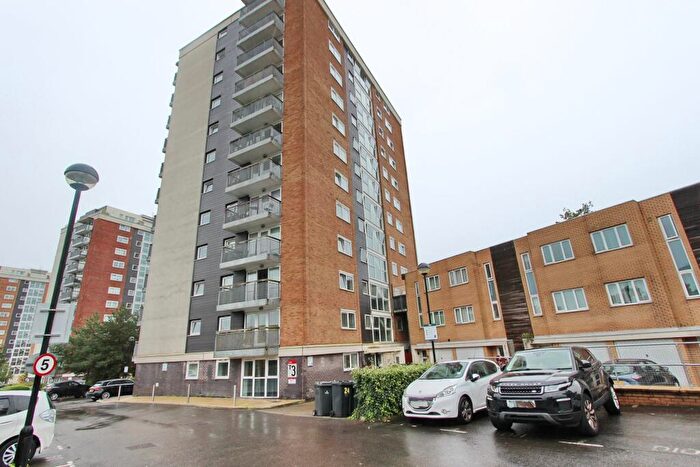 1 Bedroom Flat To Rent In Lakeside Rise, Manchester, M9