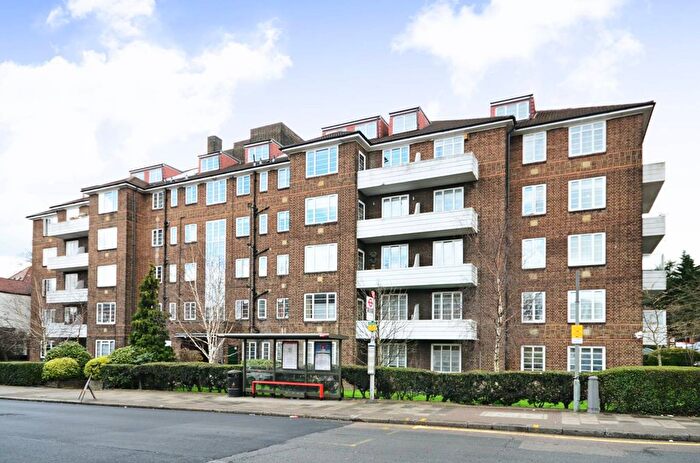 2 Bedroom Flat To Rent In Heathway Court, Child's Hill, London, NW3