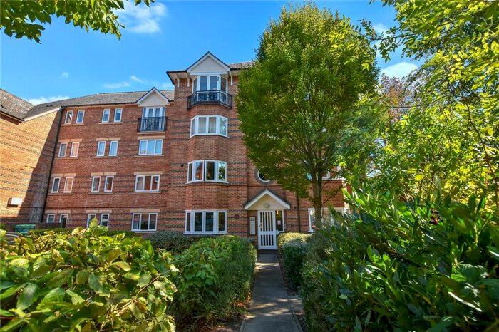 2 Bedroom Flat To Rent In Victory Road, London E11