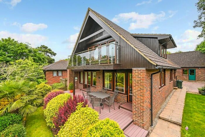 3 Bedroom Detached House For Sale In Lees Road, Brabourne Lees, Ashford, TN25