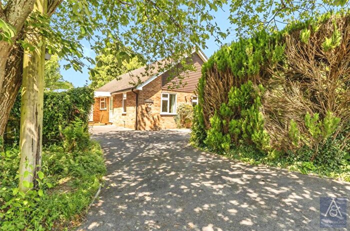 2 Bedroom Bungalow For Sale In Hinton Road, Brackley, Northamptonshire, NN13