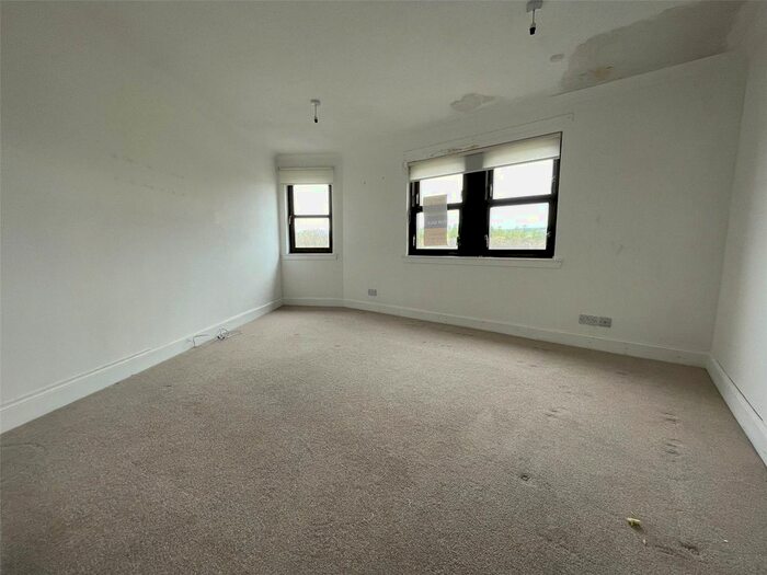 2 Bedroom Flat To Rent In Main Street, Greenock, PA16
