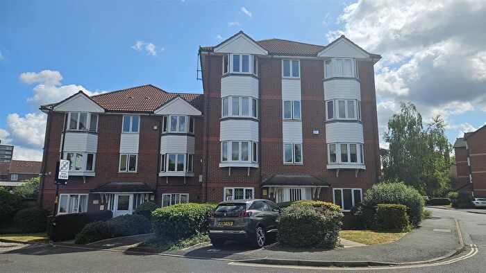 2 Bedroom Flat For Sale In Rossetti Road, London, SE16