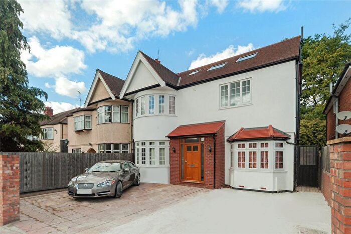 Studio To Rent In Roehampton Vale, Putney, SW15