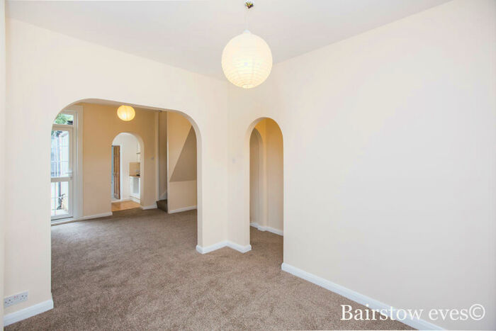 2 Bedroom House To Rent In Faringford Road, Stratford, E15